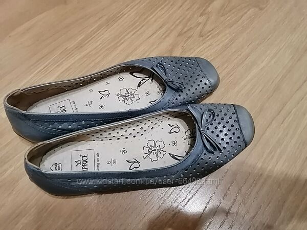 Шкіряні перфоровані легкі туфлі преміум бренду Caprice.