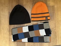 Набір - дві шапки та шарф. 