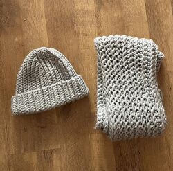 Набір шапка та шарф в ідеальному стані. 