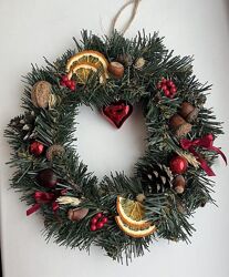 Новорічний різдвяний вінок на двері.