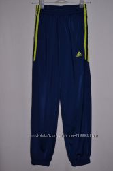 Спортивные штаны Adidas 9 - 10 лет, 134 - 140 см.