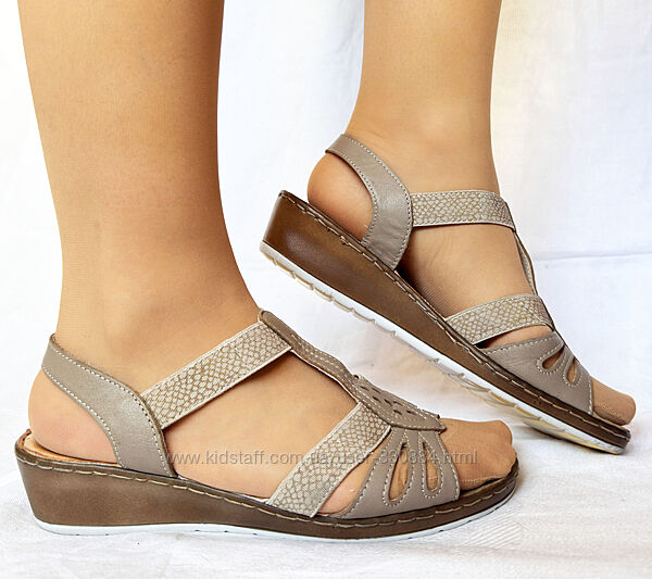 831. Босоніжки шкіряні Papaya Італія 38,5-39 р.