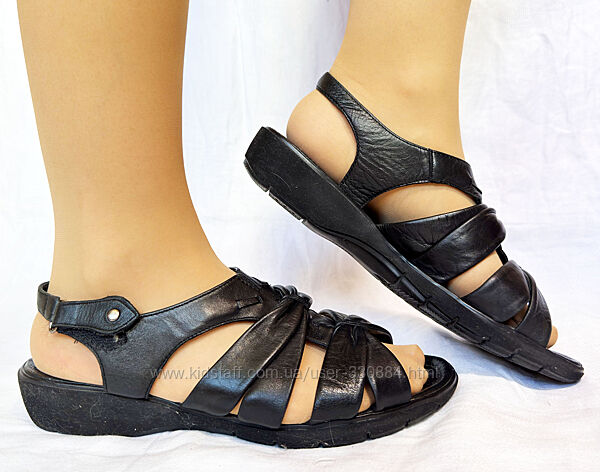 870. Босоніжки шкіряні 41 р. повнота Н