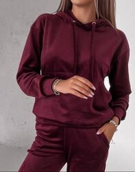 Велюрові костюми, нові Розмір M-L.