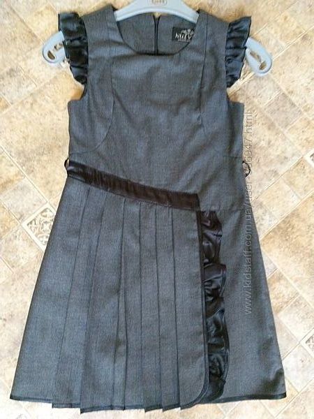 Красивое удобное Школьное платье-сарафан 7-9лет в новом состоянии