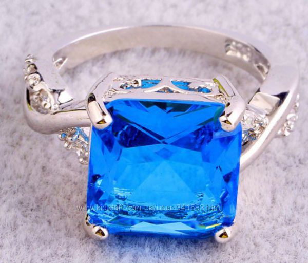 Шикарное Женское кольцо с Голубым большим камнем бижутерия