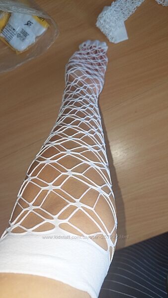 Білі капронові гольфи