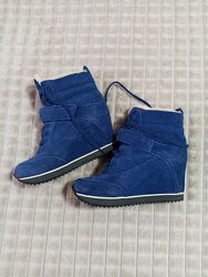 Недорого брендові натуральні снікерси