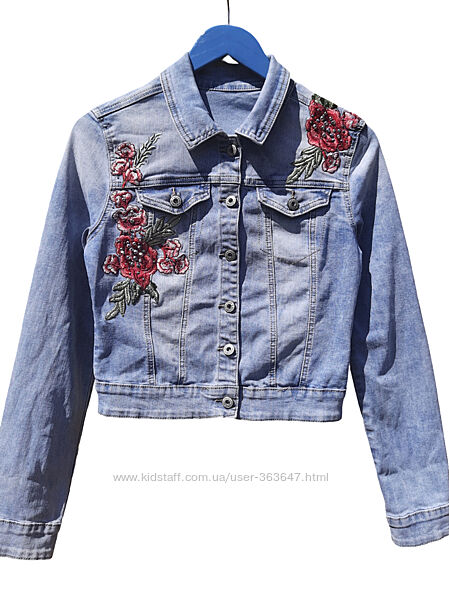 Джинсовый пиджак со стразами и вышивкой