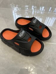 Мужские шлепанцы black orange