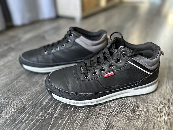 Демісезонні черевики Levi&acutes 