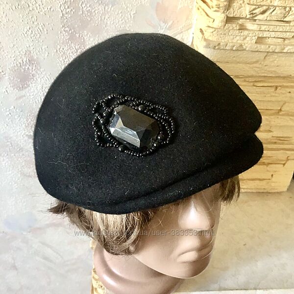 Черная фетровая кепка с декором 55-56-57-58 см