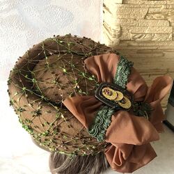 Фетровая шляпка таблетка в ретро стиле   5657 см