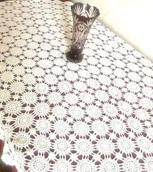 Овальная скатерть крючком  ромашки 130х125 см