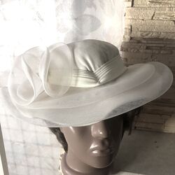 Свадебная шляпка свободного размера