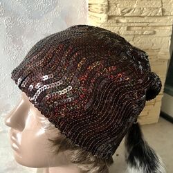 Шапочка из пайеток на флисе  коричневая