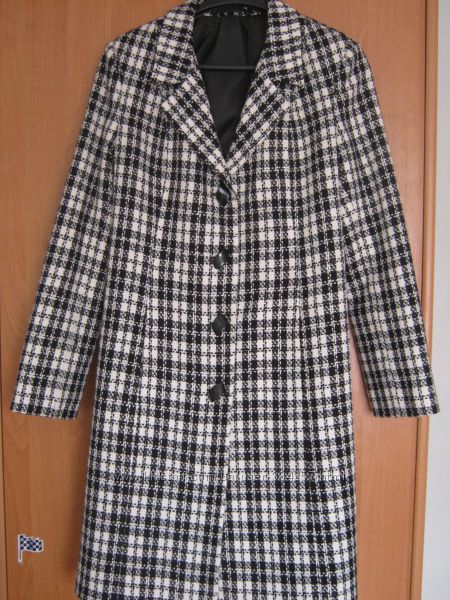Удлиненный пиджак или легкое пальто S-M
