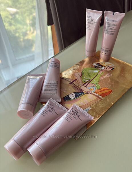 Мякий очищуючий засіб пінка Estee Lauder Soft Clean Moisture Rich 50 мл