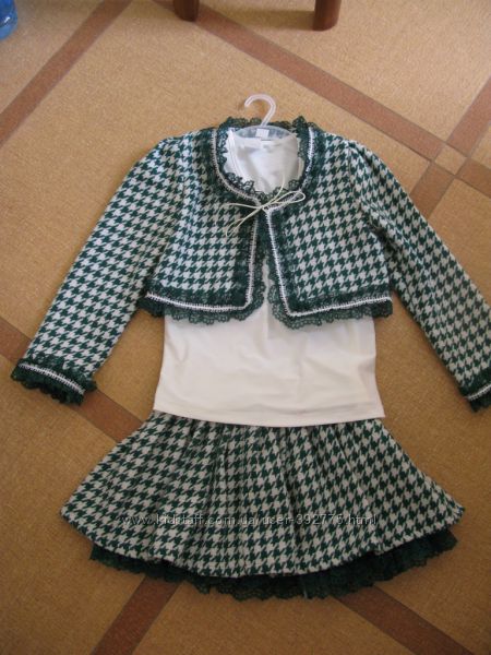 Нарядный костюм-тройка на девочку 7-8 лет