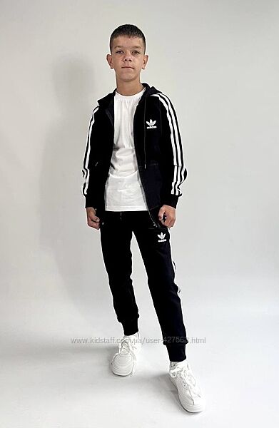  Спортивні костюми 