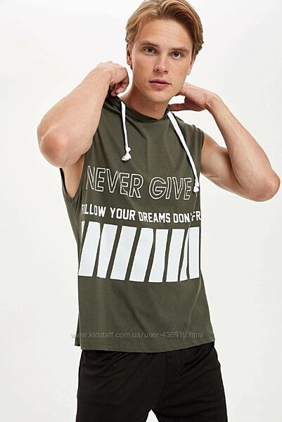 Мужская футболка Defacto  Дефакто цвета хаки без рукавов, с капюшоном Never