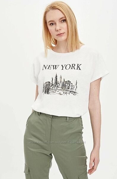 Белая женская футболка Defacto  Дефакто с принтом New York