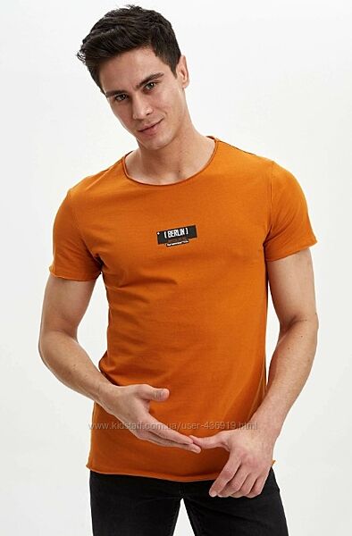 Оранжевая мужская футболка Defacto/Дефакто с надписью Berlin