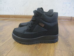 Жіночі черевики, утеплені 37-38р 24,5см