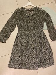 Платье  H&M 