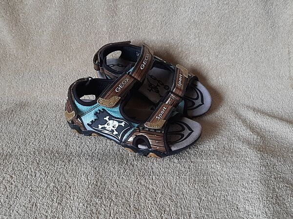 босоніжки Geox з мигалками р.32 устілка 21,2см