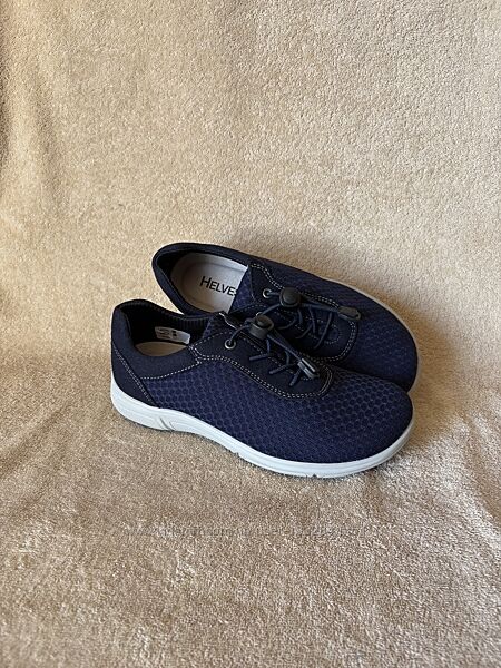 Helvesko GO кросівки р.37 устілки 24см