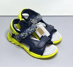 Нові сандалі Geox32,33,34