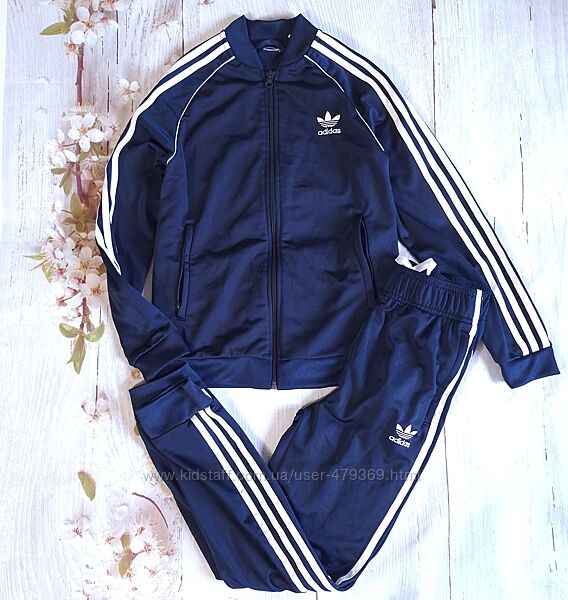Спортивный костюм Adidas указано 12-13 лет