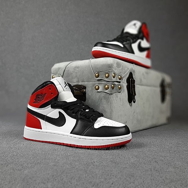  Кроссовки Nike Air Jordan 1 Retro, белые с чёрным, красным