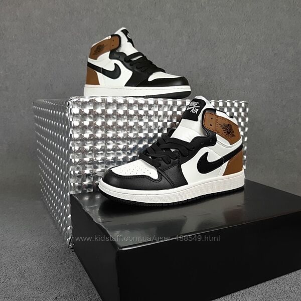 Кроссовки Nike Air Jordan, белые с черным, коричневым