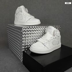 Кроссовки женские Nike Air Jordan 1, белые 