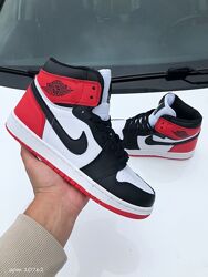 Кроссовки женские Nike Air Jordan, белые с черным, красным