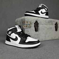 Кроссовки подростковые Nike Air Jordan, черные с белым 36-41р