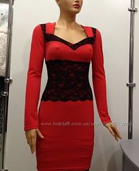 платье красное с черной гипюровой вставкой Estrella