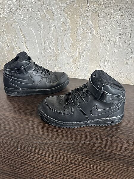 Кросівки Nike р-35