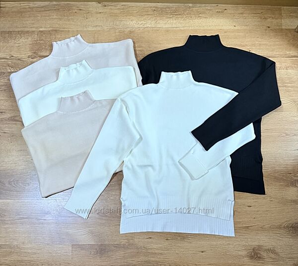 Тёплый классный свитер  под горло с разрезами по бокам 