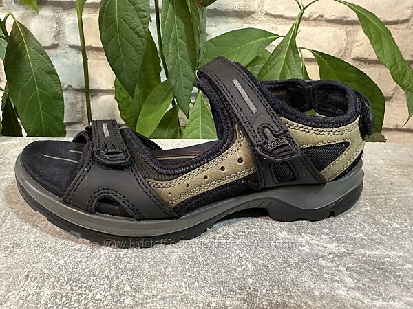 Кожаные босоножки Ecco 40 р