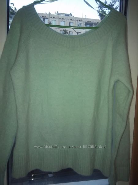 Ангоровый свитерок мятного цвета  вырез лодочкой 48-50-52