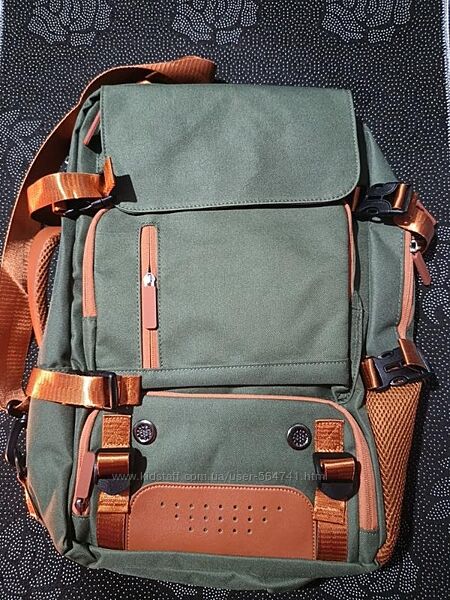 Місткий яскравий рюкзак