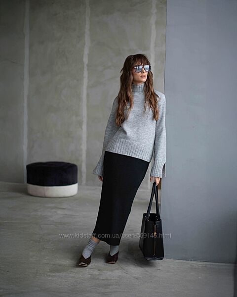 Вязаний жіночий одяг Sewel