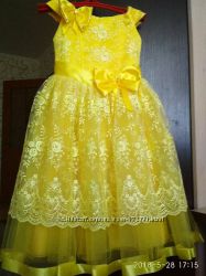 Яркое жёлтое бальное, выпускное платье с кружевом, возраст 6-7 лет