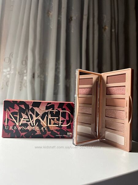 Urban decay naked sin mini eyeshadow palette
