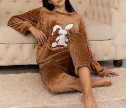 Велюровая пижама с штанами зайчик разные