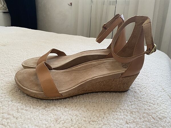 Босоніжки UGG US10 40,5-41 р-р сандали босоножки босоніжки