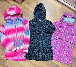 Куртка вітровка для дівчинки 122-128-134р. в ідеальному стані